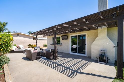 656 Rancho Santiago, Orange CA  92869-1951 exterior