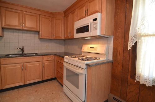 46 Peach Hl Ave, North Providence RI  02911-1924 exterior
