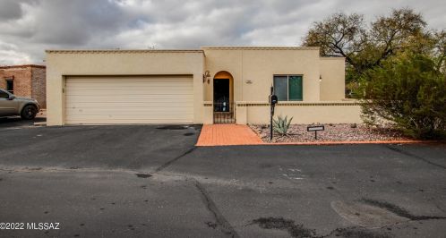 7204 Camino Vecino, Tucson AZ 85715-3418 exterior