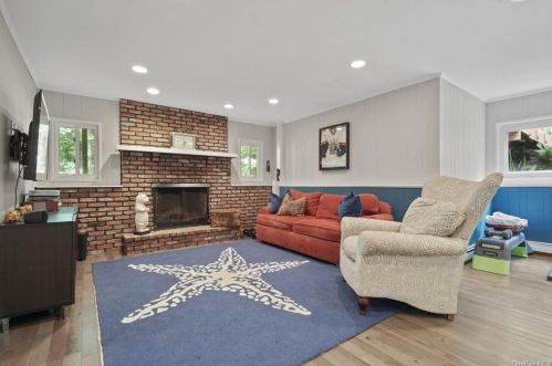 5 Highview Ter, Somers Town NY  10589-2800 exterior