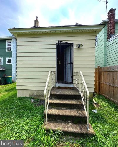 7521 River Rd, Camden NJ  08110-3422 exterior