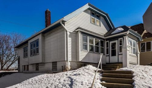 526 45th St, Milwaukee, WI 53208-3603