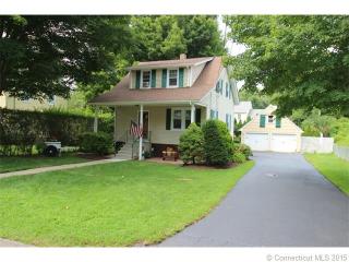 22 Cottage St, Bridgeport, CT 06611-2828