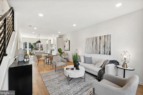1020 Lamont St, Washington, DC 20010-2423