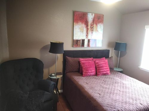 1084 Magnolia Ln, Cedar Hill TX 75104-6200 exterior