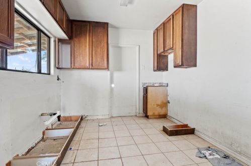 5041 Avenue, Lancaster CA  93534-7428 exterior