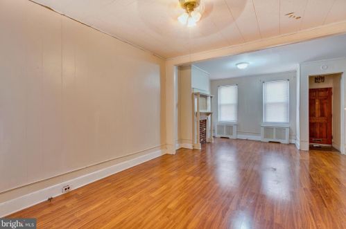 128 Davis St, Philadelphia, PA 19127-1707