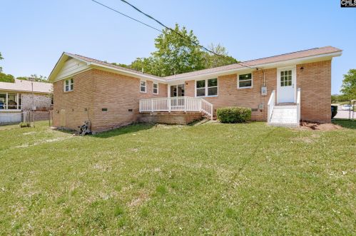 1712 Robin Crst Dr, Cayce-West Columbia SC  29169-5433 exterior