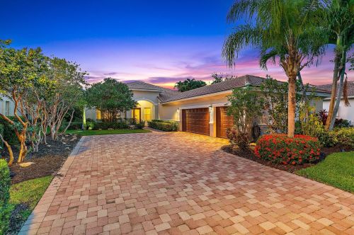 7837 Preserve Dr, West Palm Beach, FL 33412-2425
