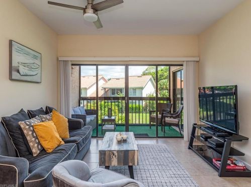 3327 Olympic Dr, Naples, FL 34105-6659