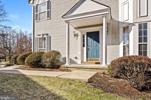 301 Belford Dr, Princeton NJ  08540-9000 exterior