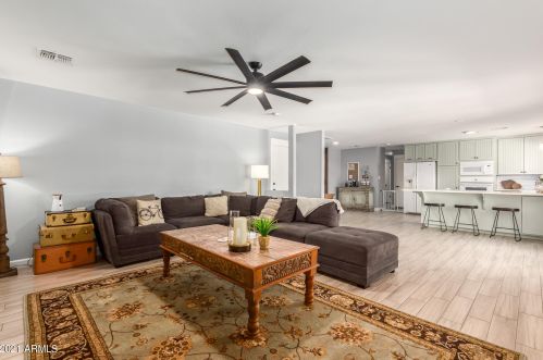 597 Jasper Dr, Chandler AZ 85226-1124 exterior