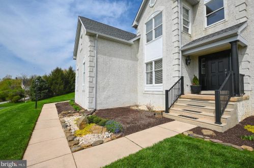 1054 Redtail Rd, Norristown, PA 19403-1841