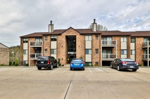 28 Woodland Hills Dr, Newport, KY 41071-5467
