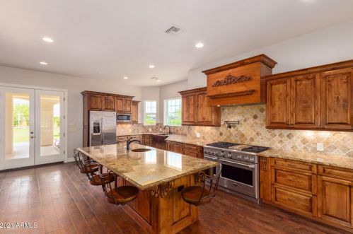 2710 Cattle Dr, Gilbert AZ  85297-8116 exterior