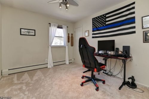 8 Glencross Rd, West Milford Lakes NJ  07480-2206 exterior