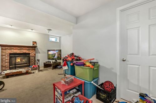 12810 Silvia Loop, Woodbridge VA  22192-5091 exterior