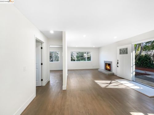 1451 Crestwood Dr, San Bruno CA  94066-1907 exterior