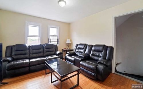 51 Munn Ave, Newark NJ  07106-1410 exterior