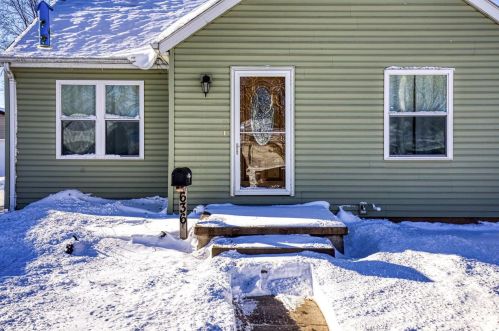 636 Warsaw St, Menasha, WI 54952-2350