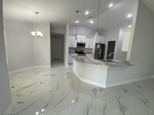 2708 19th St, Lehigh Acres, FL 33972-1255