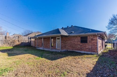 590 Dandelion Dr, Cedar Hill TX 75104-7929 exterior