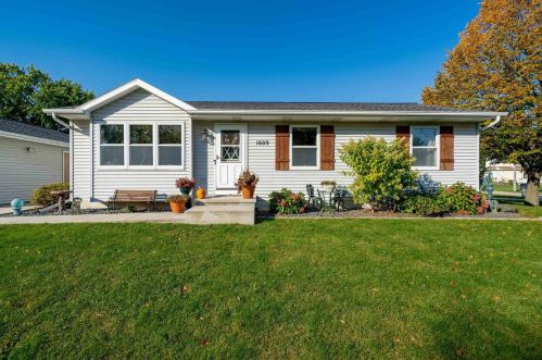 1609 Rose Ave, Fond Du Lac WI  54937-1076 exterior