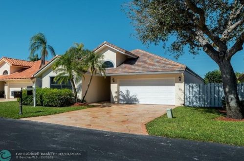 175 Executive Cir, Boynton Beach FL  33436-1835 exterior