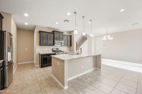 3840 Sabra Ln, Gilbert, AZ 85296-2876