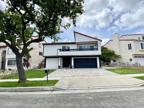 3006 Oakwood Ln, Torrance, CA 90505-7124