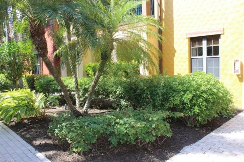 9146 Chula Vista St, Naples, FL 12904-3286