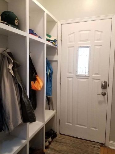 347 Deer Pl, Milwaukee, WI 53207-1505