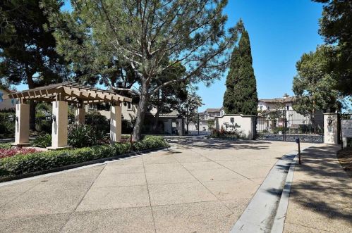 3711 Torrey View Ct, San Diego, CA 92130-2623