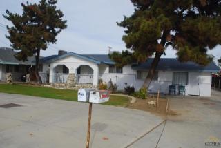 10024 Greenacres Dr, Bakersfield, CA 93312-2735