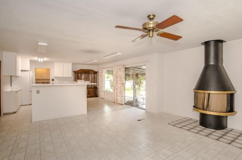 4 Casa Linda Dr, Woodland, CA 95695-4612