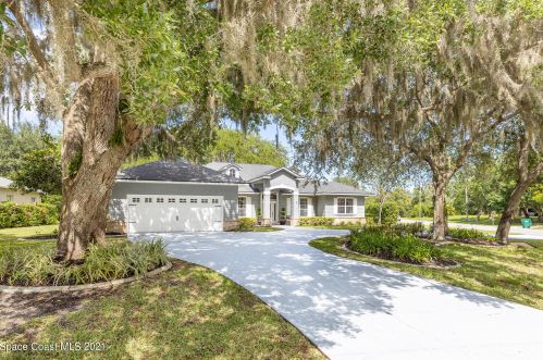 4361 Davidia Dr, Melbourne, FL 32934-8611