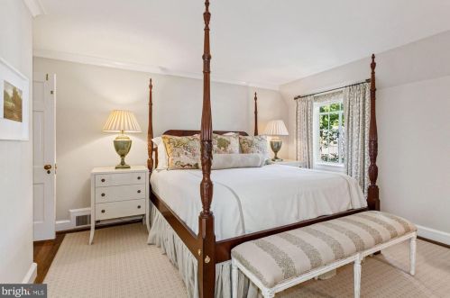 4520 Dexter St, Washington DC 20007-1018 exterior