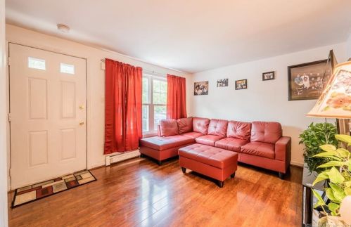 453 Bayonet St, United States Coast Guard Ac, CT 06320-2631