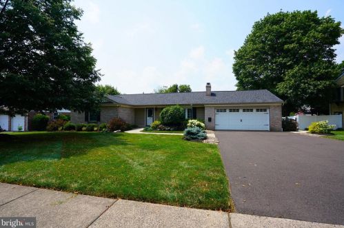 227 Madison Ave, Souderton, PA 18964-1841