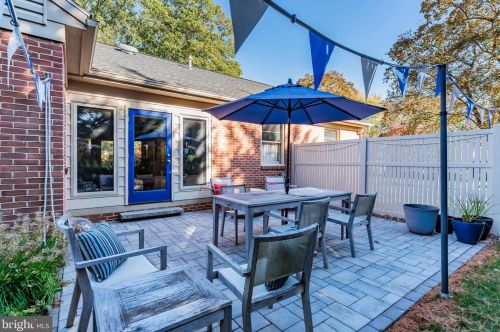 300 28th St, Camp Hill PA  17011-2801 exterior