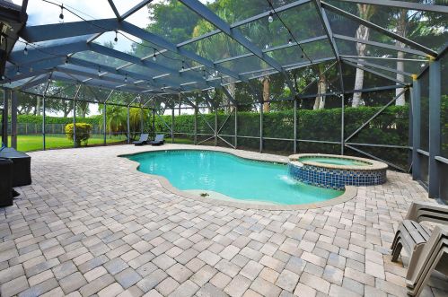 8938 Hidden Acres Dr, Boynton Beach FL  33473-4854 exterior