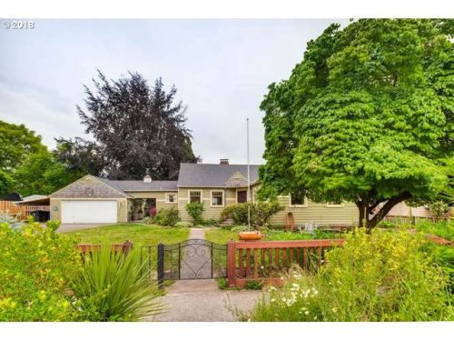 381 Berkeley St, Gladstone, OR