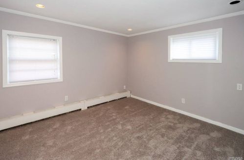 316 Herbert Pl, Bethpage NY  11714-4714 exterior