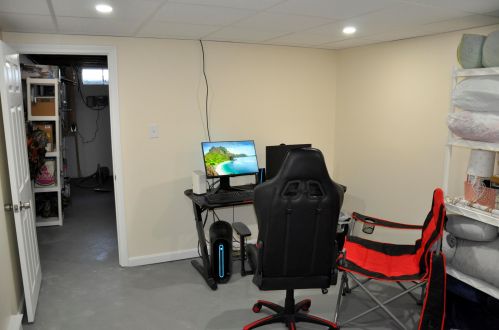 17 Biscayne Pkwy, Nashua NH 03064-1169 exterior