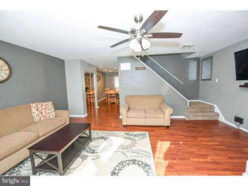 10958 Keswick Rd, Philadelphia, PA 19154-4135