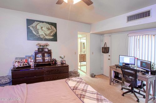 8410 Cypress Point Ln, Tucson AZ 85710-7108 exterior