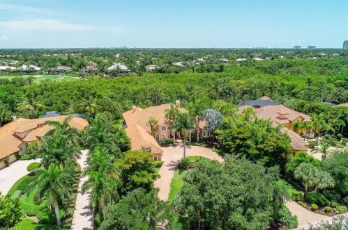 3621 Bay Crk Dr, Bonita Springs FL 34134-1907 exterior