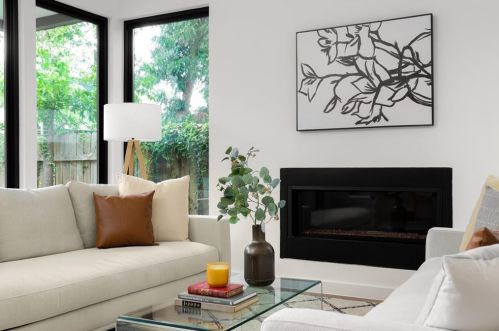 1913 Canterbury St, Austin, TX 78702-5506