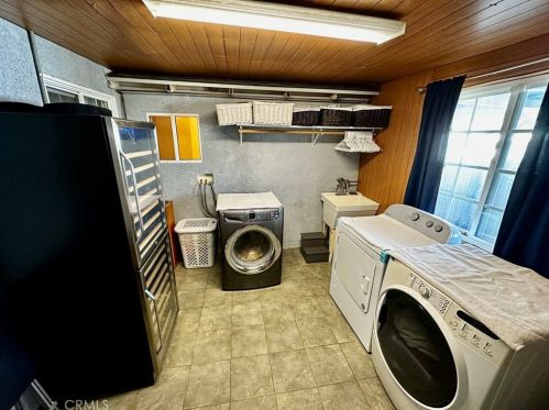 8154 Wakefield Ave, Van Nuys CA  91402-5329 exterior