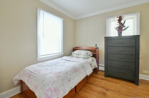 5 Lewis St, Bristol, CT 06010-3641